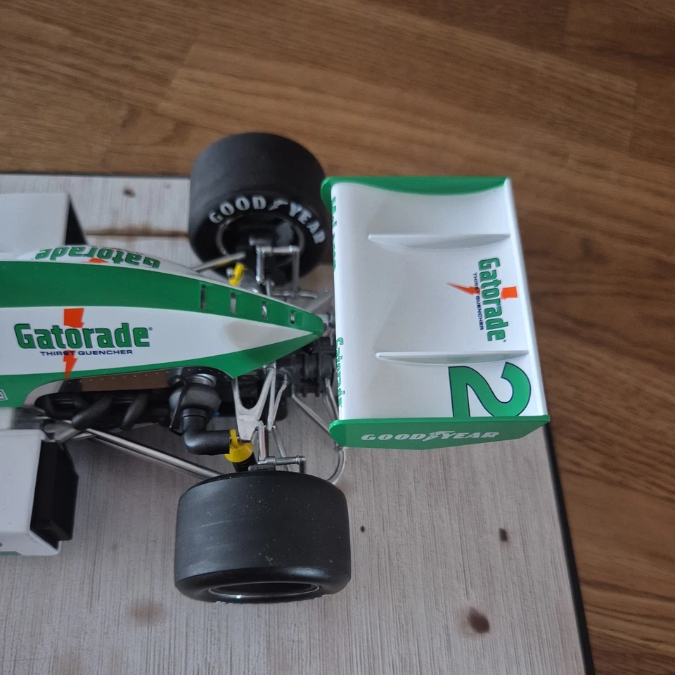 CAROUSEL 1/18 SCALE MCLAREN M16 1975 INDIANAPOLIS 500 RACE CAR. BNIB - Image 4 of 4