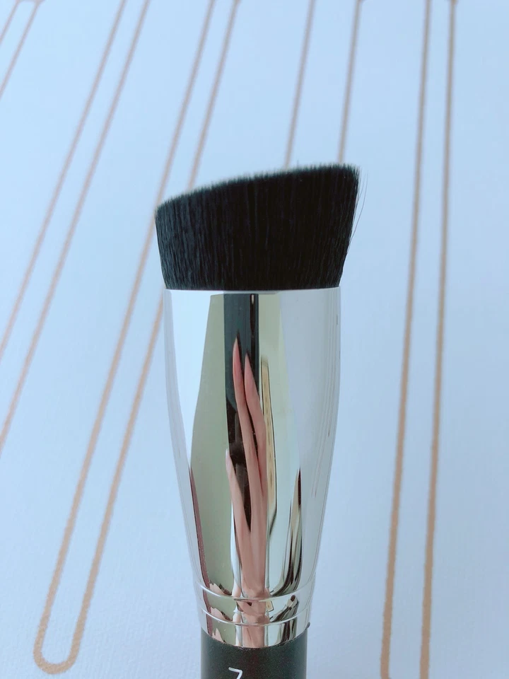 MAC 196 Slanted Flat Top Foundation Brush - Authentic Brand New - Image 4 of 4