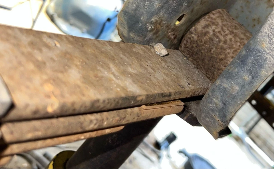 1992 - 1995 Chevy G10 G20 Rear Leaf Spring (5 Leaf) OEM 15705505 - Image 3 of 4