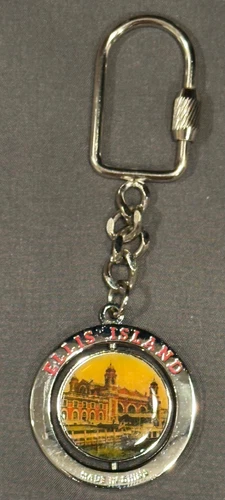Ellis Island and United Nations spinning key chain from Fabmost