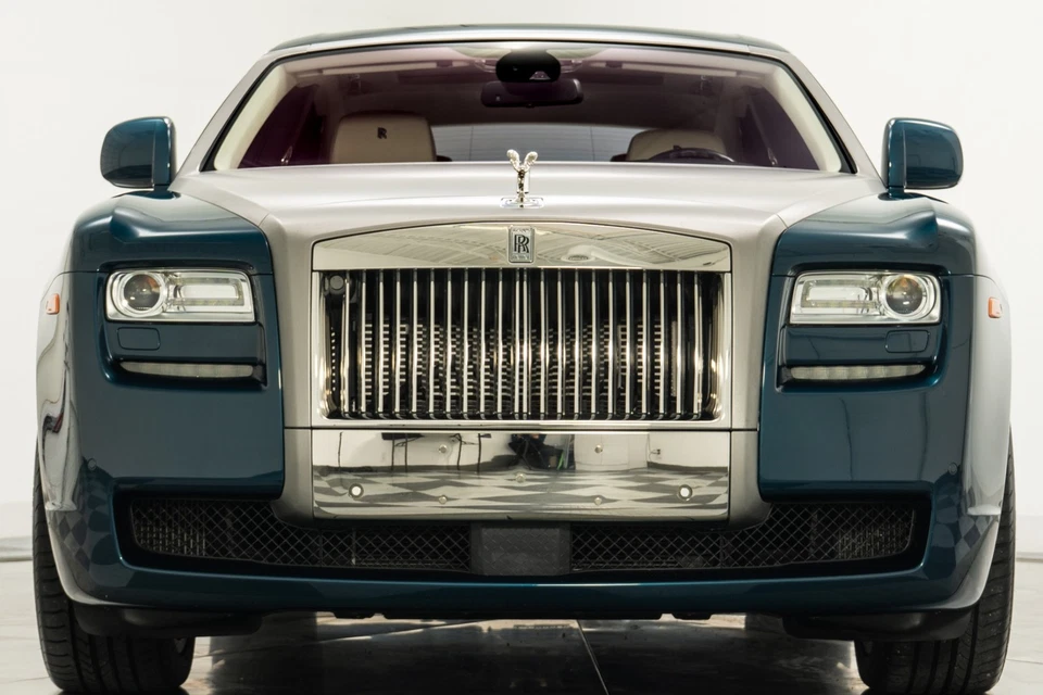 Rolls-Royce Ghost 2010 - poco kilometraje, doble turbo V12 eléctrico, asiento trasero entrada Foto 4 de 4