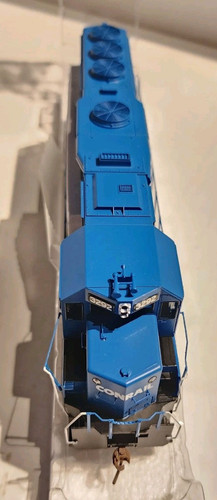 Athearn Roundhouse HO Scale GP40-2 Diesel Conrail #3292 DCC Ready - Picture 5 of 9