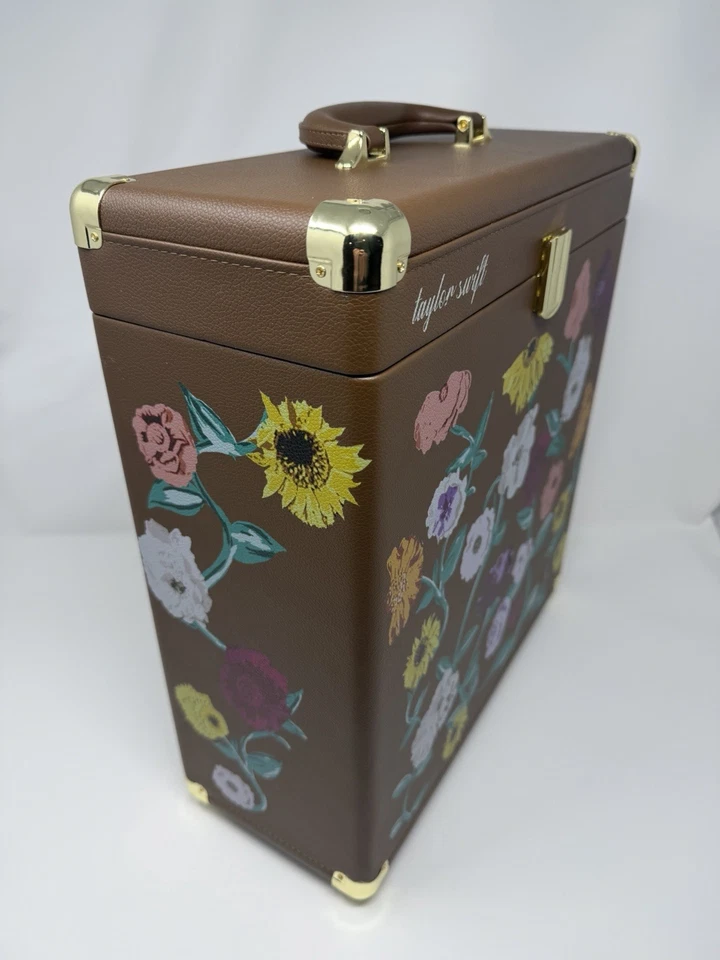 Taylor Swift Eras Tour Acoustic Piano Collection Vinyl Case Brand New Old Stock! - Image 4 of 4