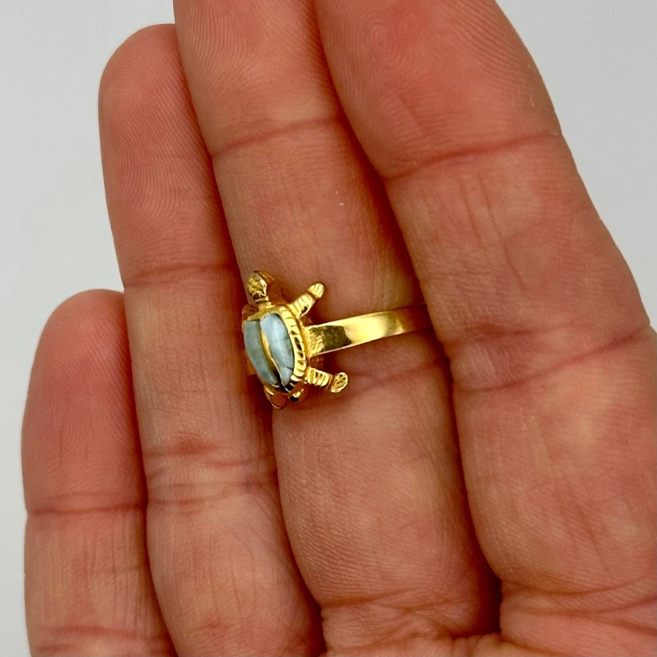 Delicado Anillo Larimar Lindo Tortuga Oro 14K Sobre Plata de Ley Talla 7 Piedra Azul Foto 2 de 4