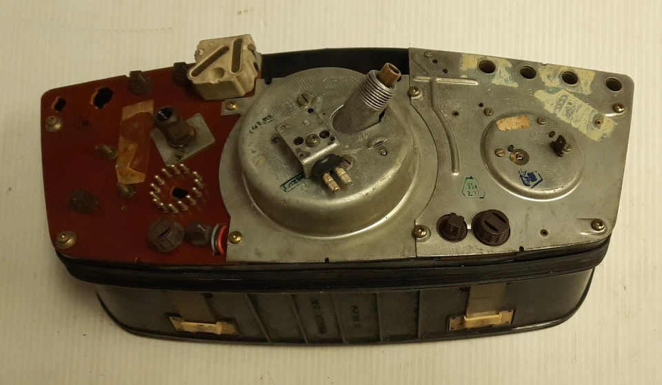 1987 Mercedes-Benz 300D Dash Instrument Cluster 87 001 050 - Imagem 2 de 4