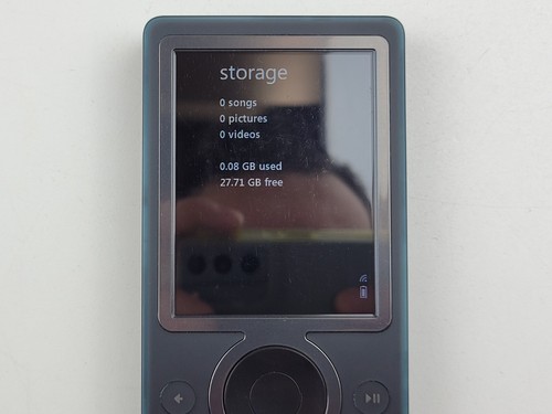 Microsoft Zune Digital Media MP3 Player (1089) 30GB - Black - WORKS! - J9949 - Picture 4 of 8