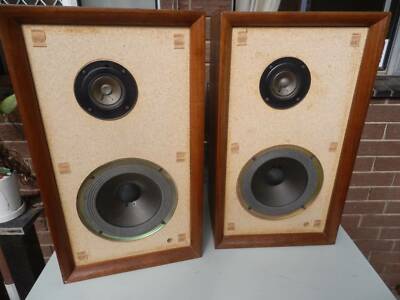 vintage realistic speakers