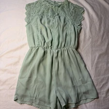 Francesca’s Mi Ami Green Lace Zipper Romper  - XS