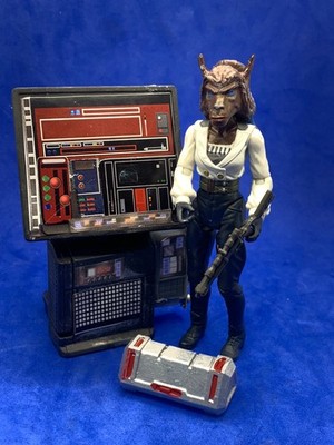 Star Wars Custom Figure: Asyr Sei'lar - Female Bothan Spy w/computer terminal