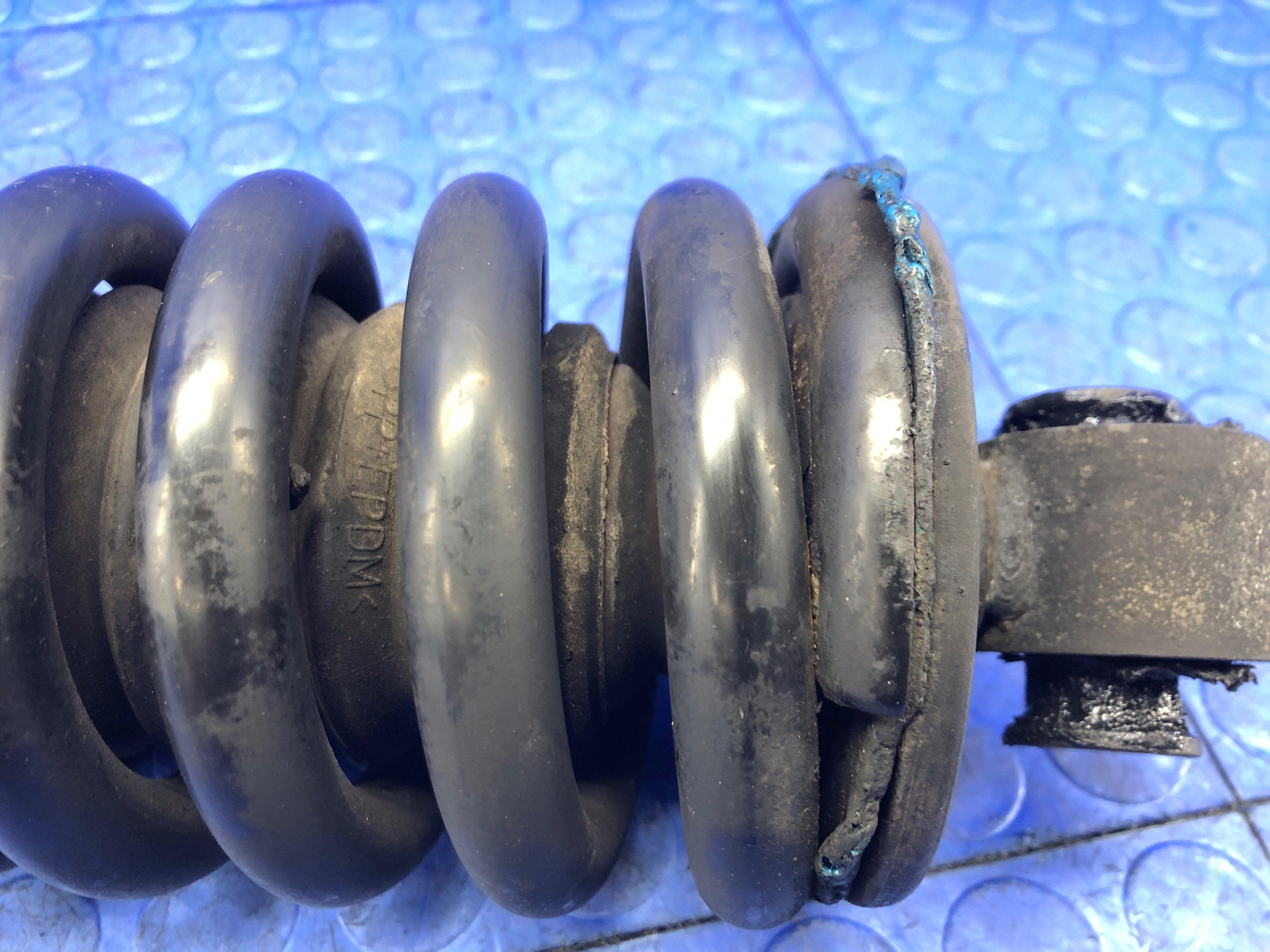 LAMBORGHINI GALLARDO REAR RIGHT SUSPENSION STRUT SHOCK ABSORBER *BURNT BUSHING*
