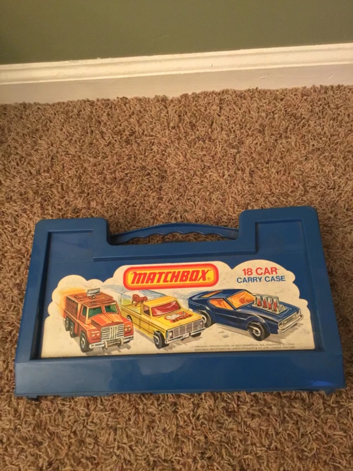 Vintage 1976 Matchbox 18 Car Carry Case Blue Plastic Latch Issues - Image 2 of 4