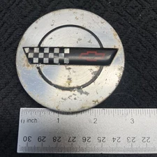 BROKEN Chevy Corvette 10137865 OEM Center Cap Cover Wheel Hub Rim Aluminum D0902