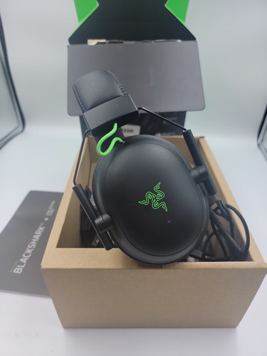 Zestaw słuchawkowy do gier Razer BlackShark V2 z przestrzenną kartą dźwiękową USB THX 7.1 - R001 - Zdjęcie 3 z 11