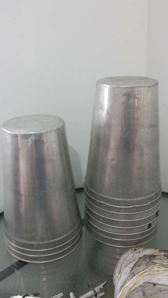10 Maple Syrup Sap Buckets Kit - Includes Buckets, Lids, Covers, Taps & Spouts