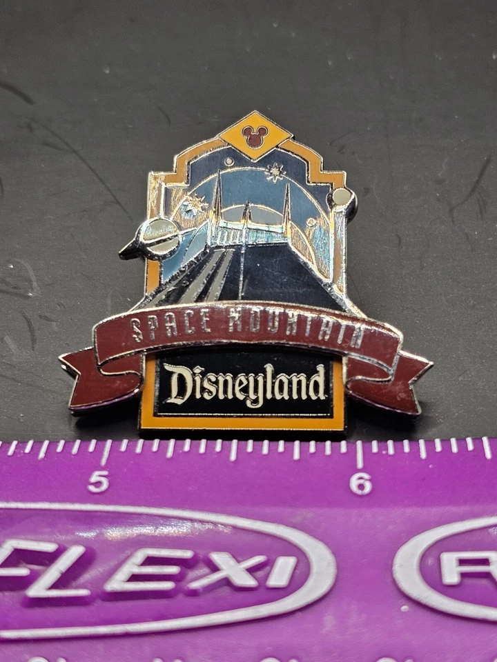 Prendedor de atracción Disney Disneyland Space Mountain The Original Series Foto 2 de 3