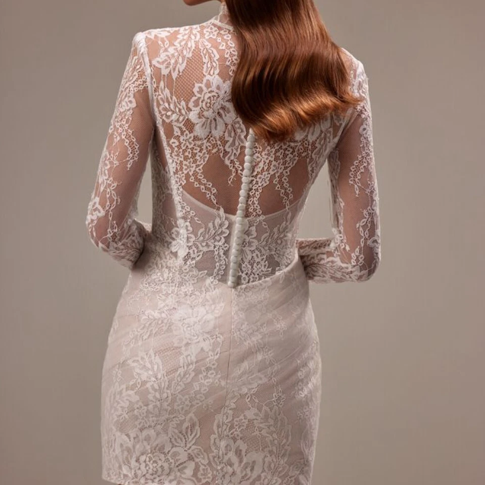 Vestido de novia cuello alto mangas largas botones espalda tul encaje vaina corta personalizado Foto 2 de 4