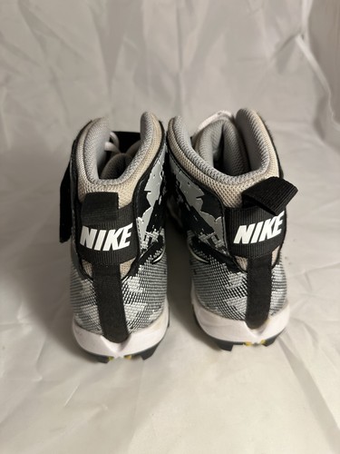 Nike Fast flex Cleats Youth Size 3Y AH6425-010 - Picture 3 of 8