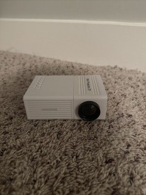 Projector  HI-04 4500 Lumens 172 in Full HD Home Theater Projector Screen