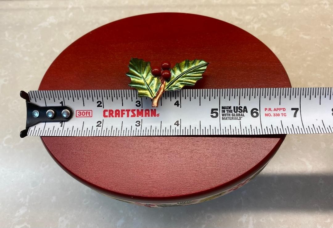 LONGABERGER 2011 LITTLE HOLLY BERRY BASKET/LID/LINER/PROTECTOR/TAG/ORIGINAL BOX!