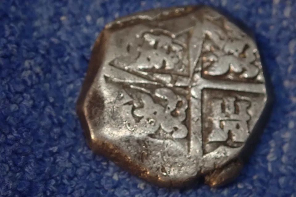 ESPANHA: PRATA RARA 4 REALES "COB" GOLPE DUPLO NO VERSO - Imagem 2 de 4