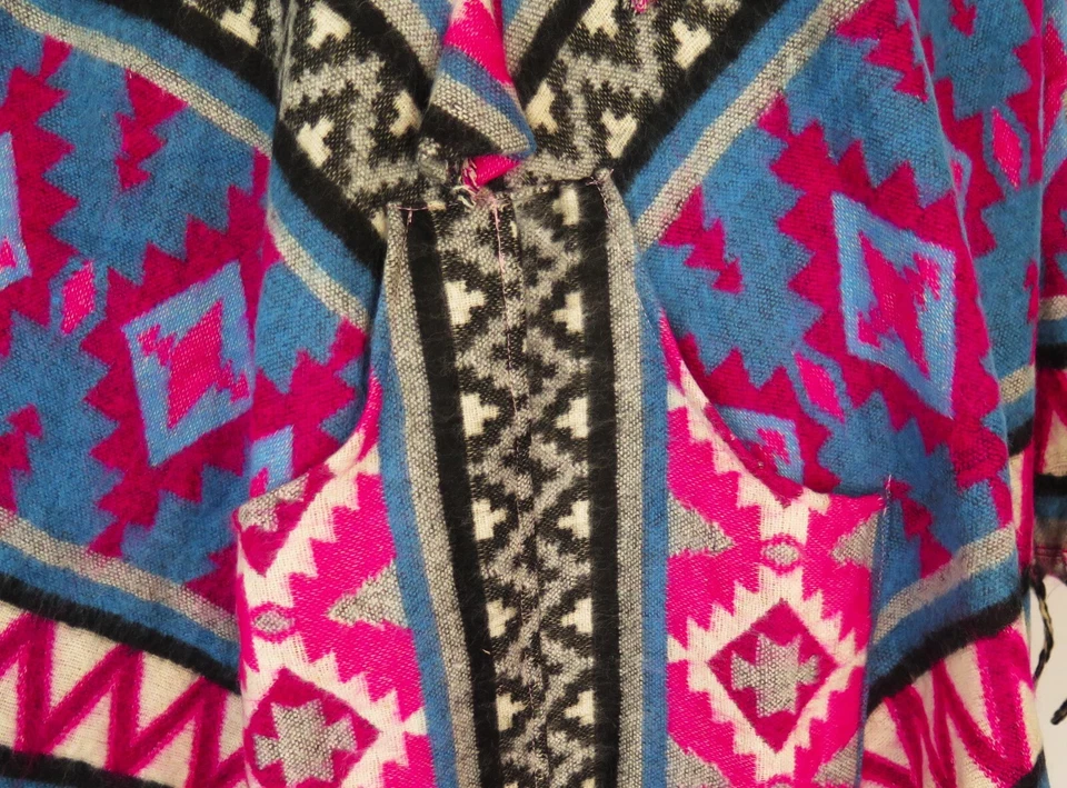 Пончо|2 кнопки| бахрома| капюшон + карман | богемное| ацтекское| шерстяная смесь яка|1 размер| розовый - Изображение 4 из 4