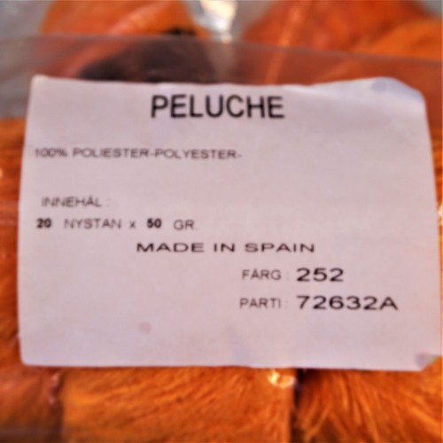 PELUCHE Marks & Kattens Eyelash Fur Yarn Orange 252 / 72632 Spain 5 Skeins - Picture 6 of 11