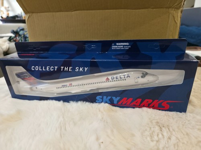 #ad SKYMARKS DELTA 717 1 130 BRAND NEW SEALED IN BOX $55.00