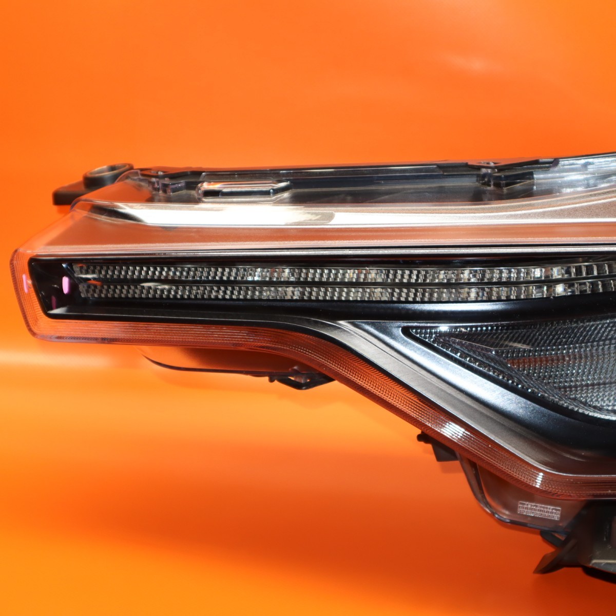Maserati Levante 2017-2020 LEFT Headlight P/N 670034642