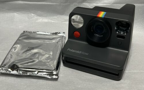Polaroid Now 2nd Generation I-Type Instant Film Camera - Black 10MP Extra Film - Picture 1 of 6