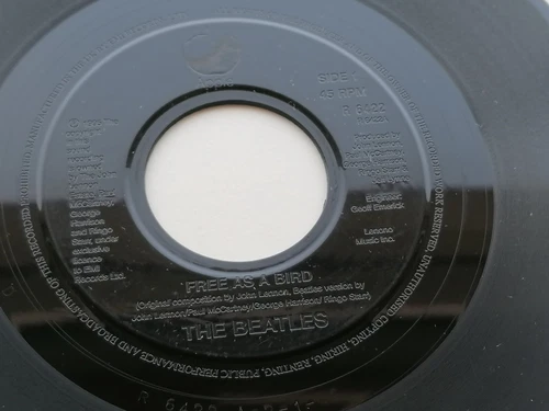 THE BEATLES  1995  UK JUKEBOX   EP   FREE AS A BIRD     PARLOPHONE  /  APPLE