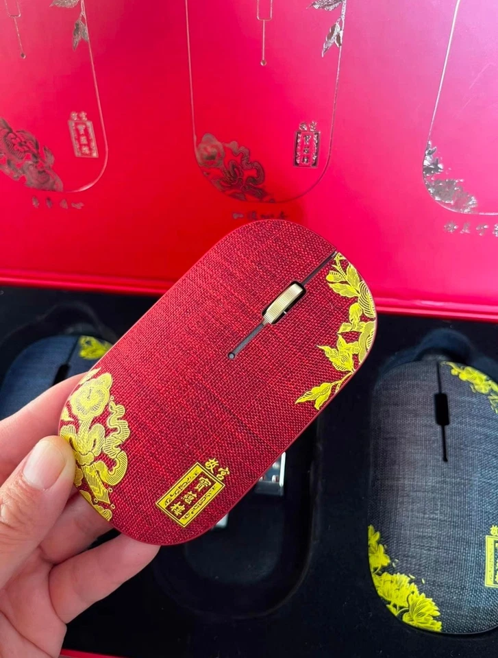 Lenovo Wireless Optical Mouse 2.4Ghz Bluetouch 'The Imperial Palace' Edition - Image 4 of 4