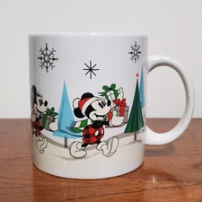 Disney Mickey & Friends Christmas 24oz Large Ceramic Coffee Mug Zrike Brands
