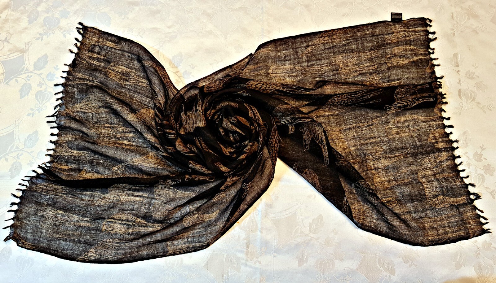 Savannah Black Beige Wool Fringe Scarf for Women – Authentic Animal Art-image