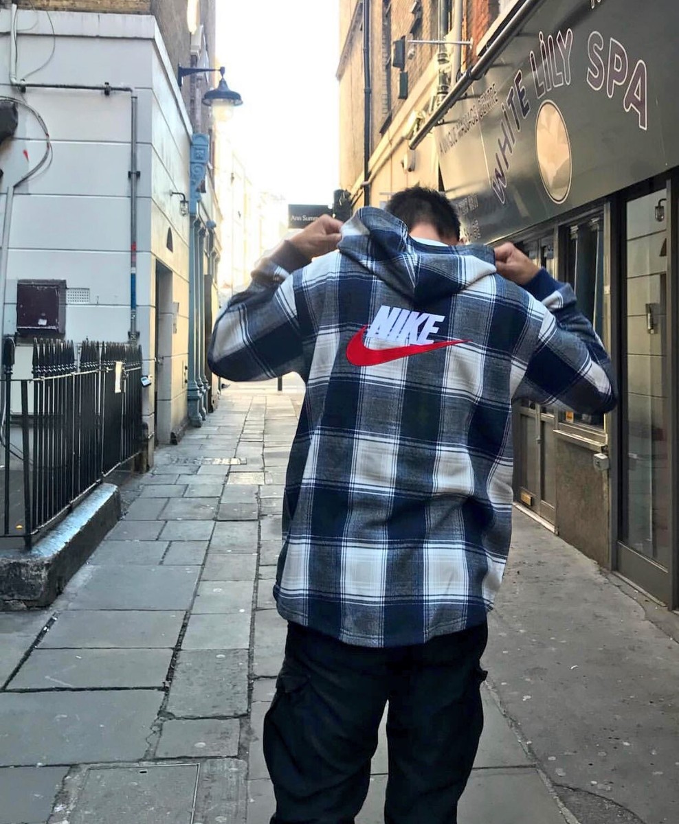 Supreme Nike Plaid Hooded Sweatshirt Navy Blue Size Medium Supreme Nike Plaid Hooded Sweatshirt Navy Blue Size Medium