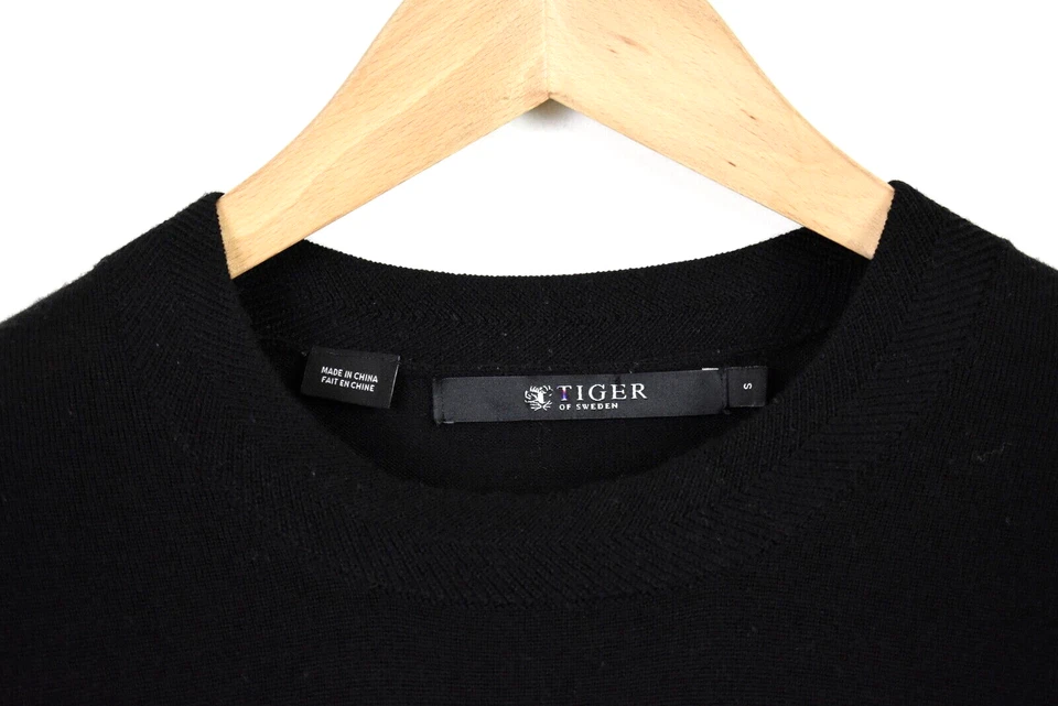 Suéter Tiger Of Sweden Spacey para hombre pequeño de lana merino negro Foto 4 de 4