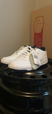 Size 10 - Reebok Club MEMT Parafit 4e Wide White Vector Navy
