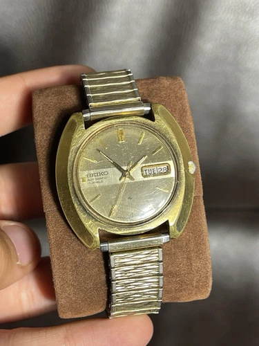 Vintage Seiko  7006-7029 Gold Men's Automatic Watch Runs (Needs Service)