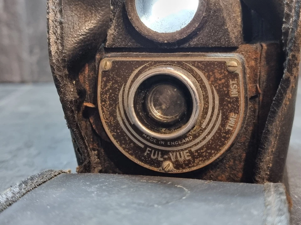 Ensign Ful Vue Camera 120 Roll Film Vintage 1940's Untested. For Parts Or Repair - Image 3 of 4