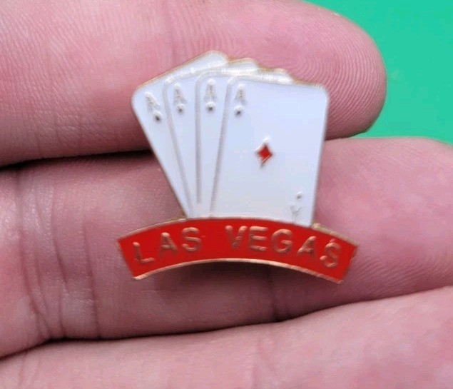 LAS VEGAS Aces HAT LAPEL PIN PIN BACK Vtg Cards Poker 