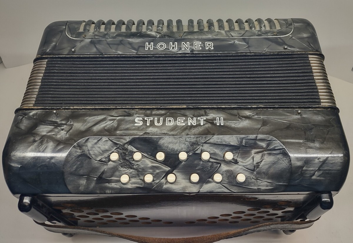 Hohner Student 2 Piano Accordion *Needs Servicing* 26 Key