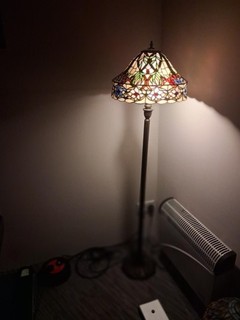Vintage Tiffany style lamp fully working heavy metal bottom