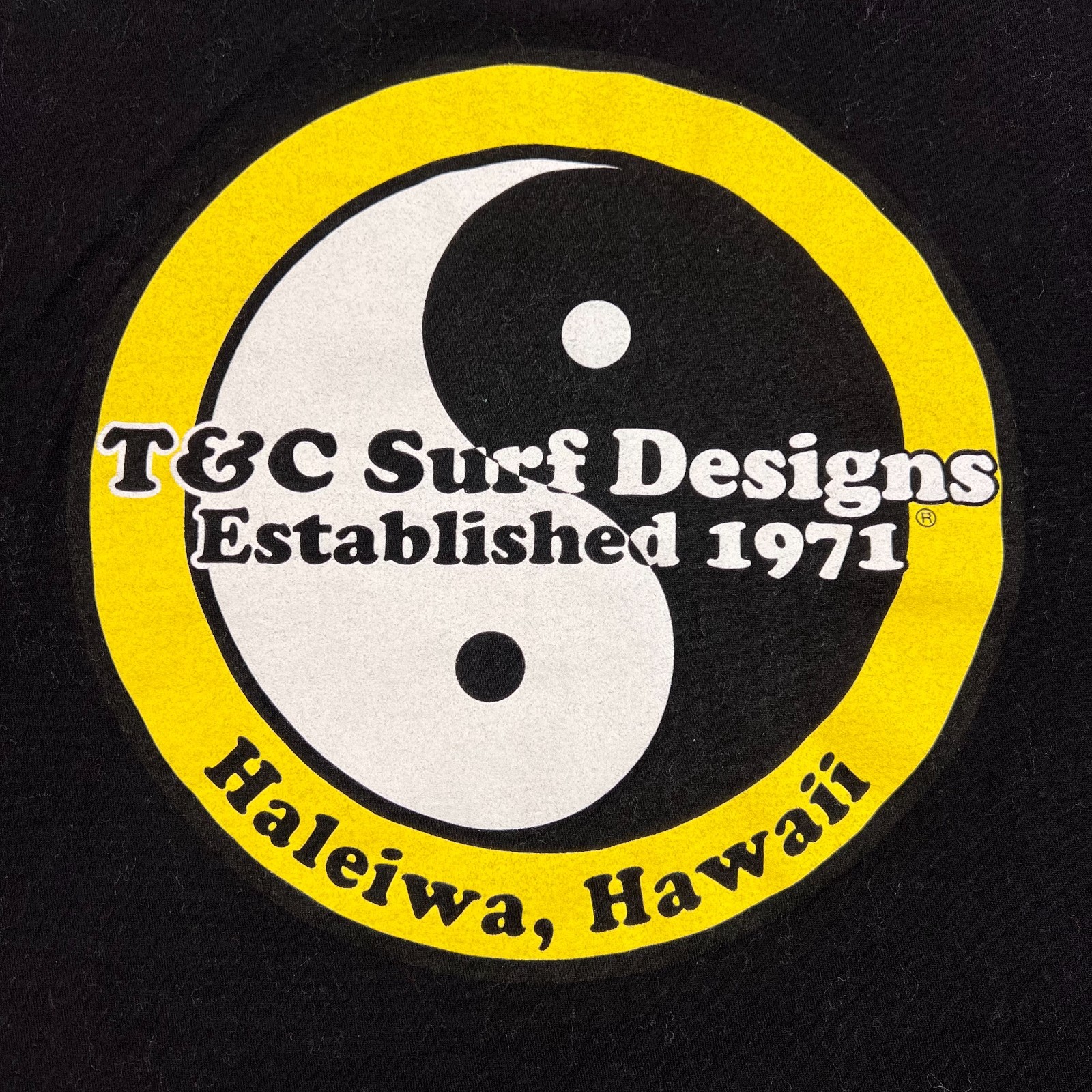 T&C Surf Designs Shirt Mens Large Black Cotton Haleiwa Hawaii Ying Yang Logo