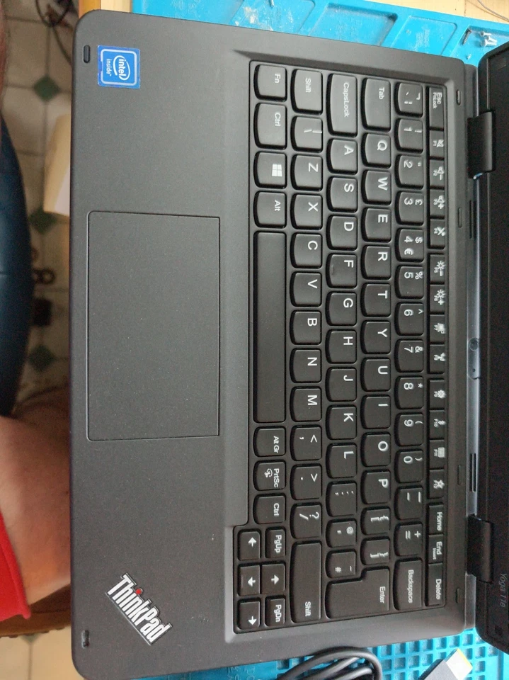 Lenovo ThinkPad Yoga 11e - 128GB SSD - Touchscreen -No OS, photo 3 of 5
