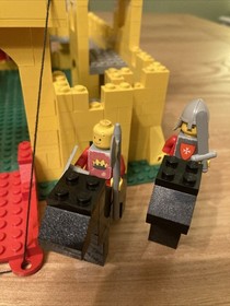 LEGO Castle 375 / 6075 Vintage 1980s Nearly Complete Plus Few Minifigures