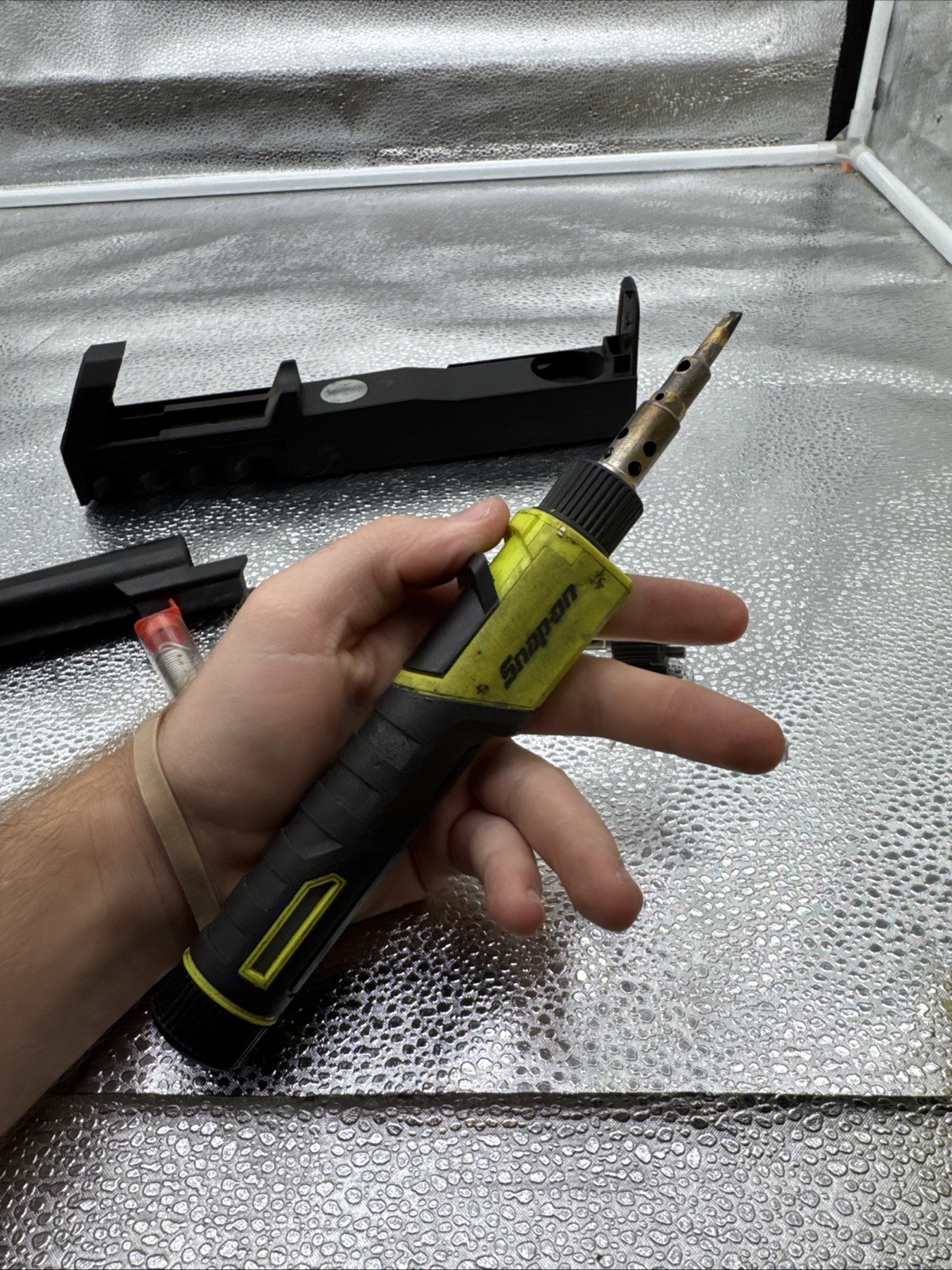 Snap-on YAKS42 Butane Gas Soldering Iron Kit.     21