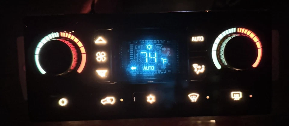 **RECONSTRUIDO** OEM 2003-2006 Sierra Tahoe Silverado Tahoe Unidad de control de clima automático Foto 2 de 4