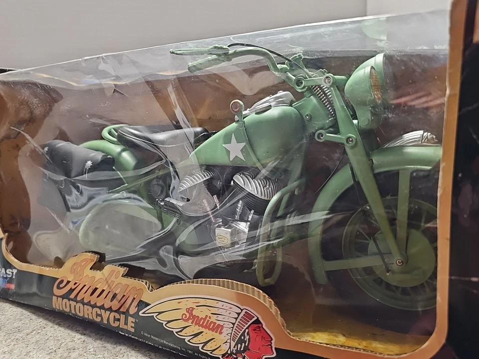 Vntg 1997 New Ray Indian Military Motorcycle 1:6 Scale Diecast-Plastic *BAD BOX* - Image 3 of 4