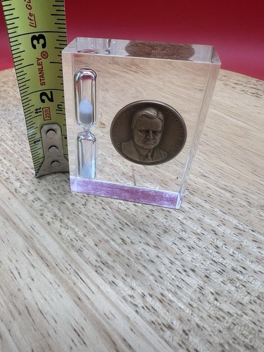 Herbert Hoover Inauguration Coin w/Hourglass Lucite Desk Ornament NICE! - Picture 7 of 7