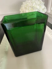 Napco #1166 Emerald Glass Green Vase~ MCM~6.5”H~USA~Vintage~Stunning
