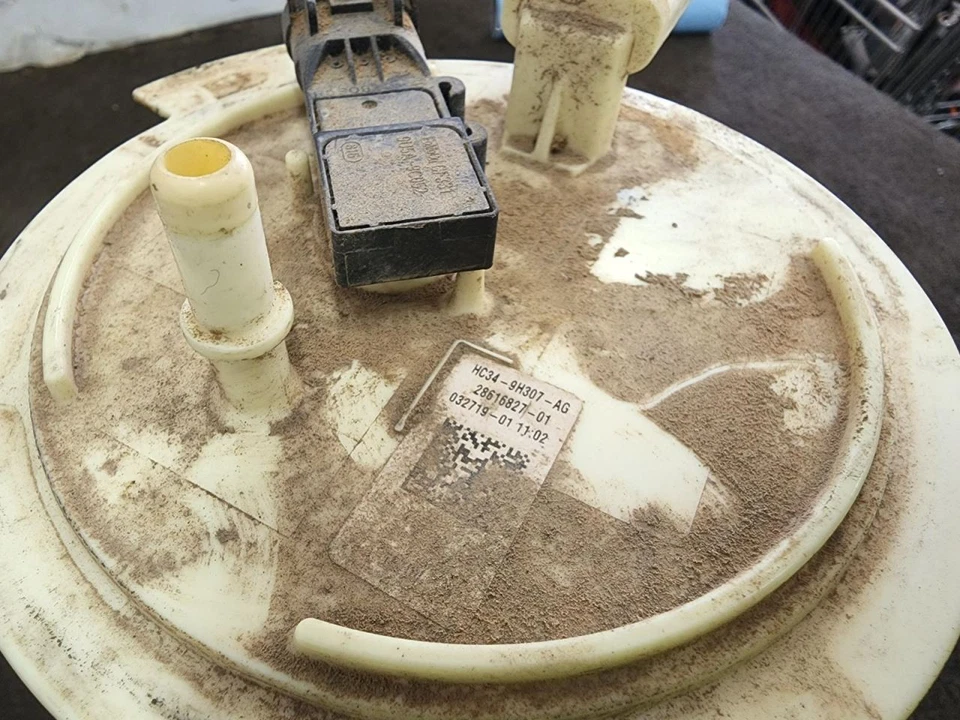 Fuel Pump Assembly Pickup 6.2L Front Fits 17-19 FORD F250SD PICKUP 463728 Foto 2 de 4